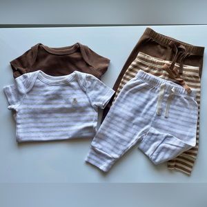 A BUNDLE!! Organic Onesies with snaps and bottoms. Excellent condition.